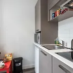 Republique Parking Prive Gratuit Apartamento *